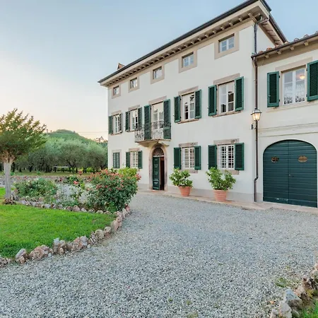 Villa Magnolie, Stylish Family *
