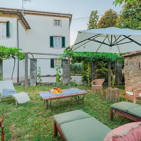 Villa Magnolie, Stylish Family