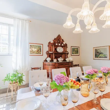 Villa Magnolie, Stylish Family